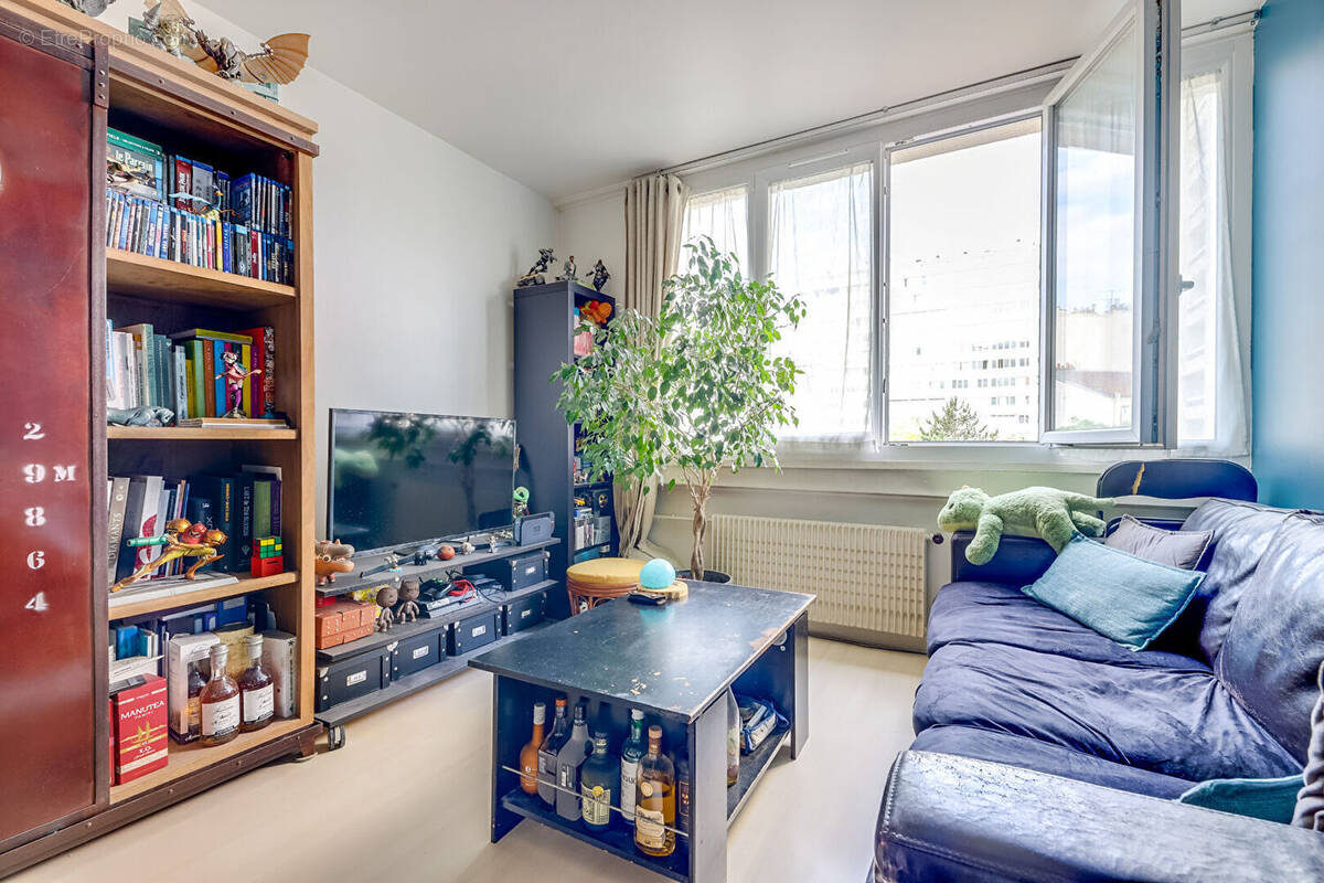 Appartement à PARIS-14E