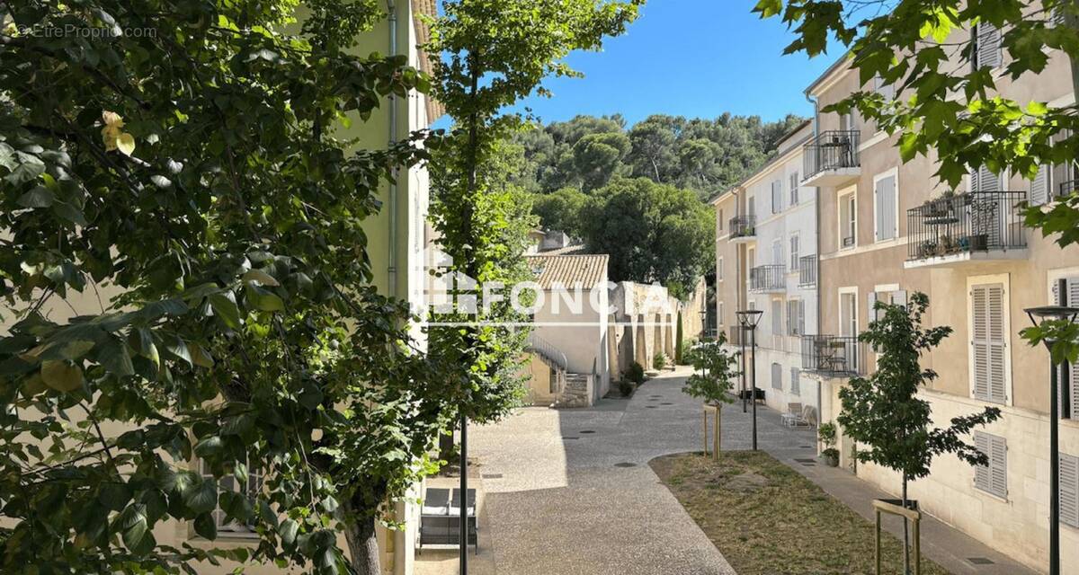 Appartement à VILLENEUVE-LES-AVIGNON