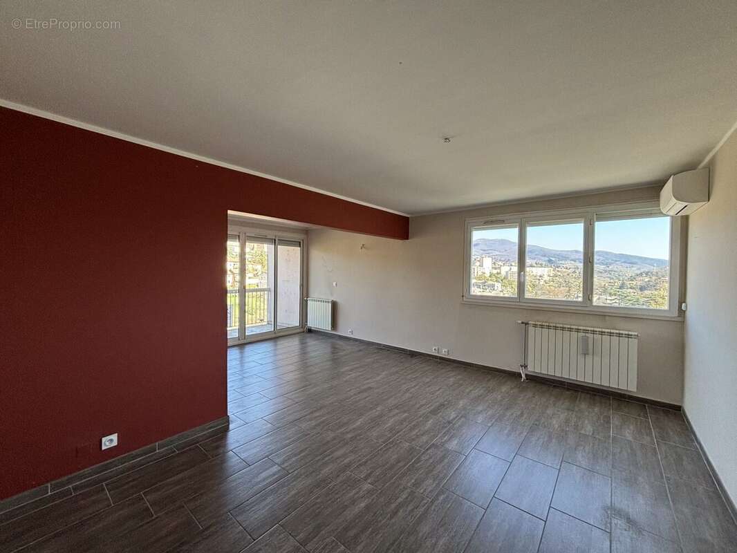 Appartement 92 m² à Privas  - photo 2