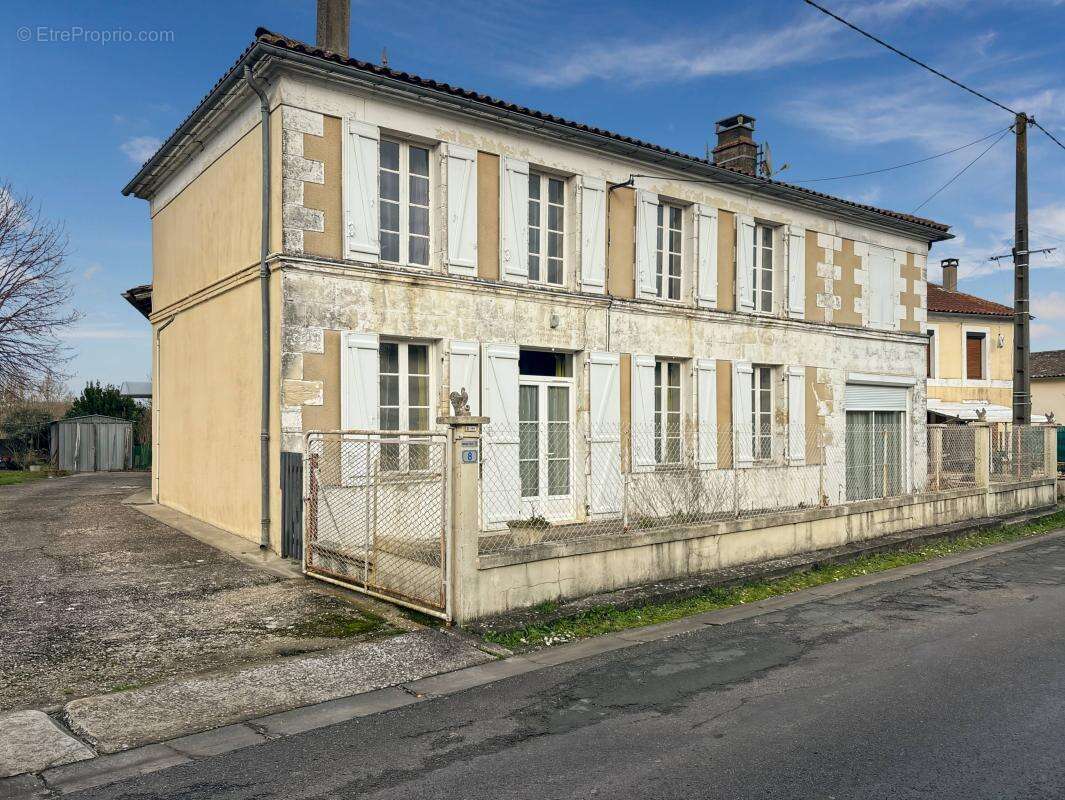 Maison à SAINTE-RAMEE