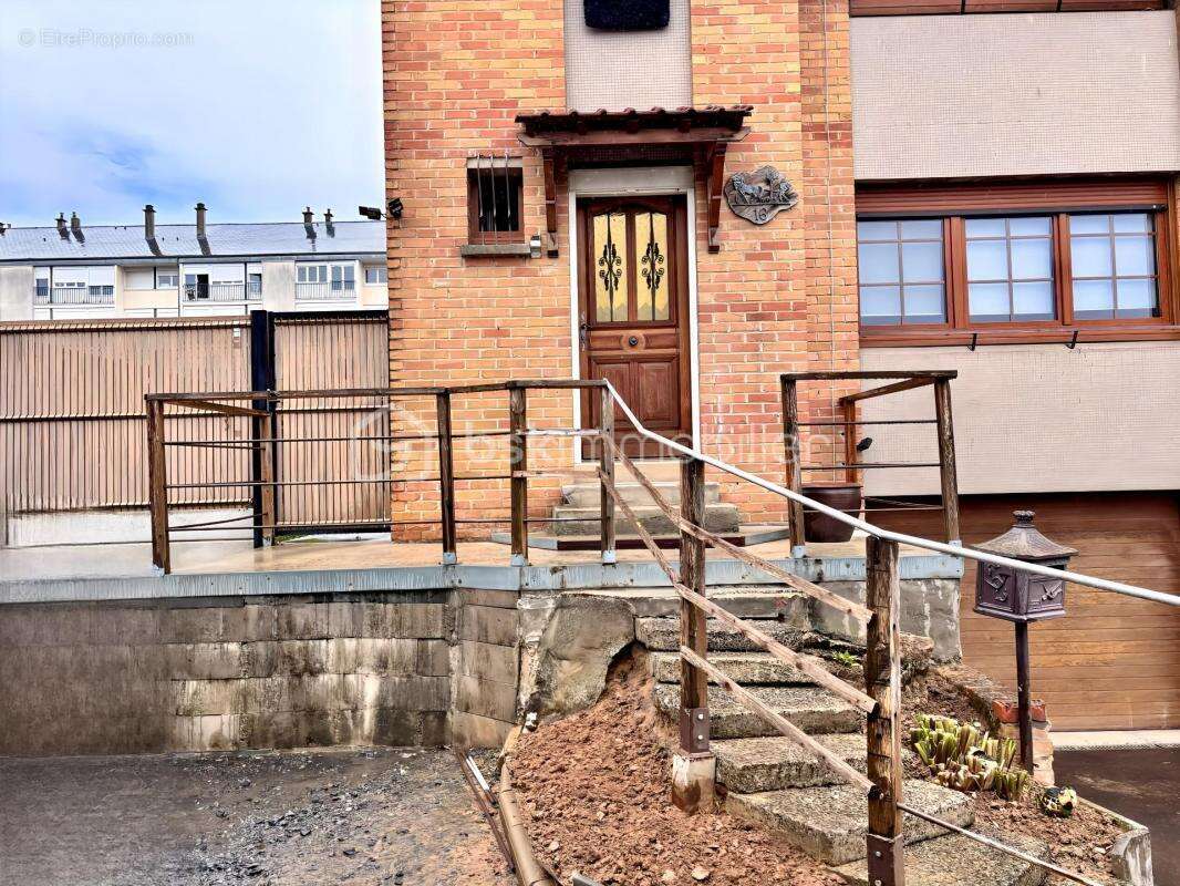 Maison à DOUCHY-LES-MINES