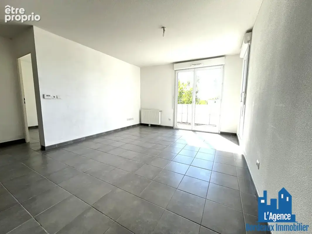 Exclusivité !!! eysines centre - appartement type 2 de 42 m² avec terrasse + place de parking sous-sol. michaël vigier  o6 7o 29 - photo 2