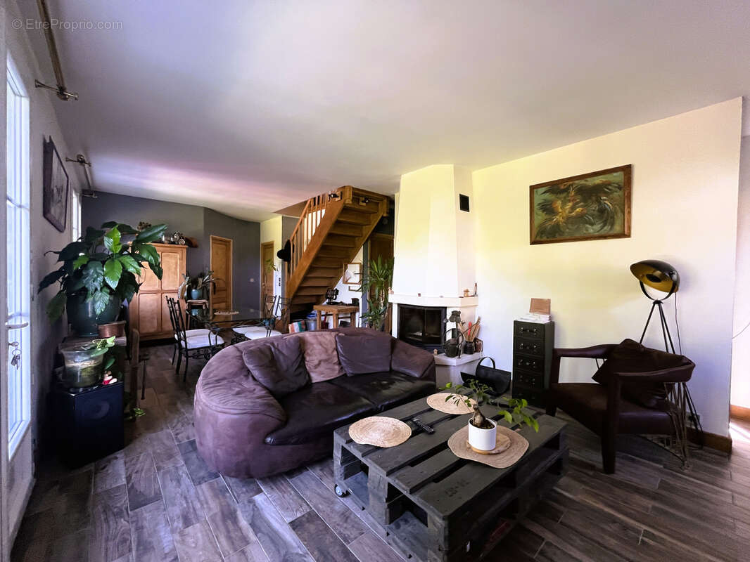 Maison à SAINT-PREST