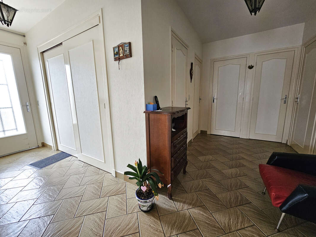 Maison à LE COTEAU