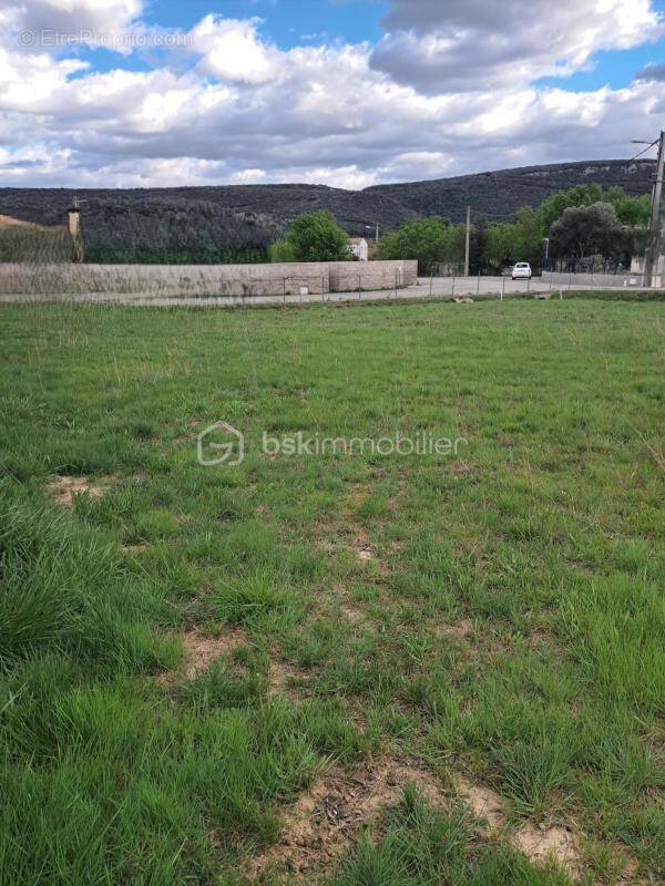 Terrain à PRADES-SUR-VERNAZOBRE