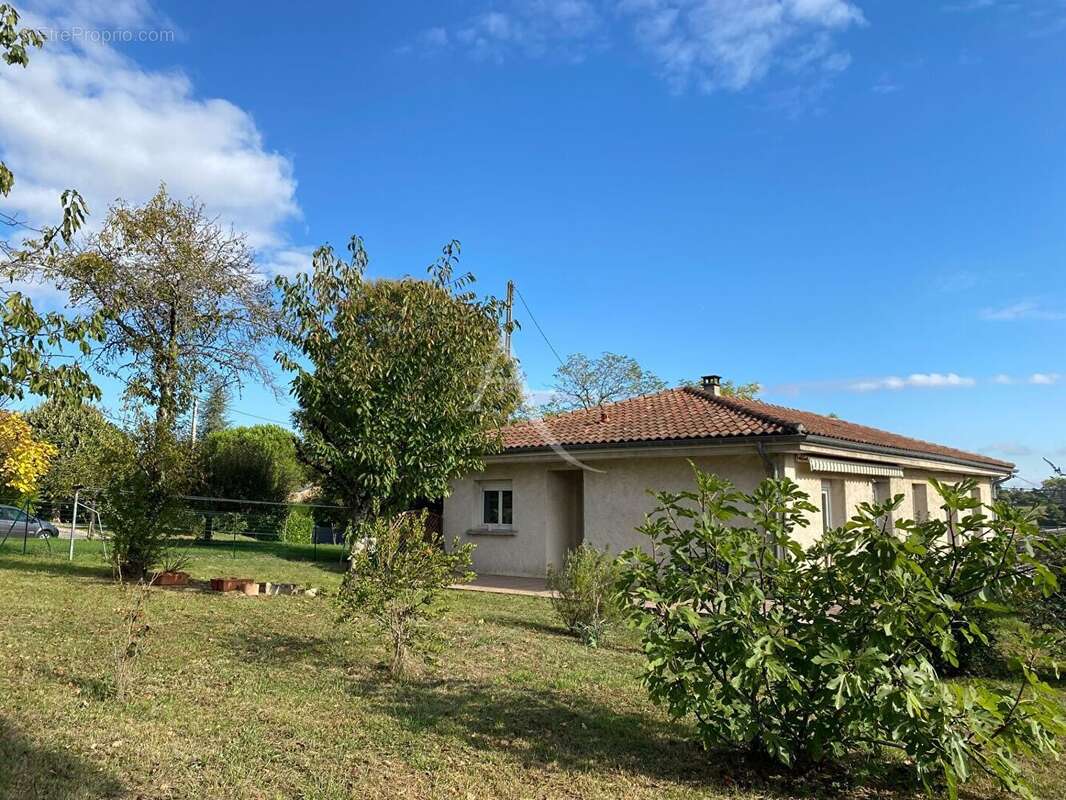 Maison à LAPEYROUSE-FOSSAT