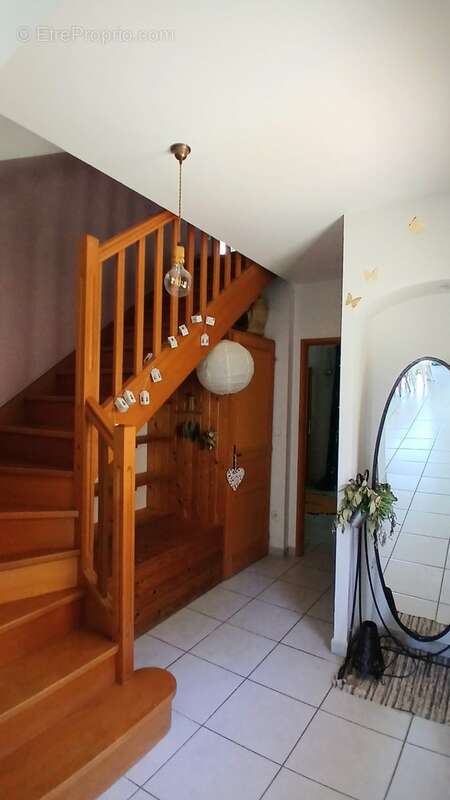 Agréable villa avec 4 chambres et 3 salles et piscine chauffée. - photo 9