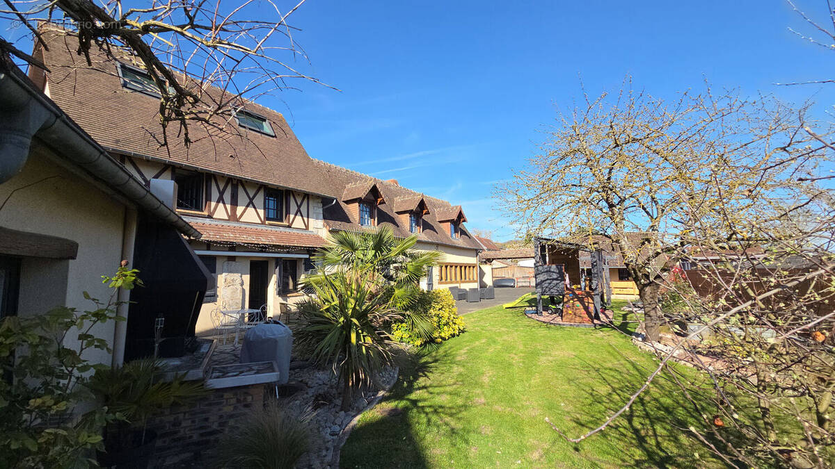 Maison à FRENEUSE