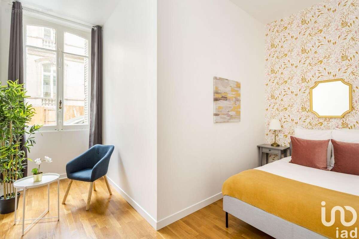 Photo 3 - Commerce à PARIS-8E