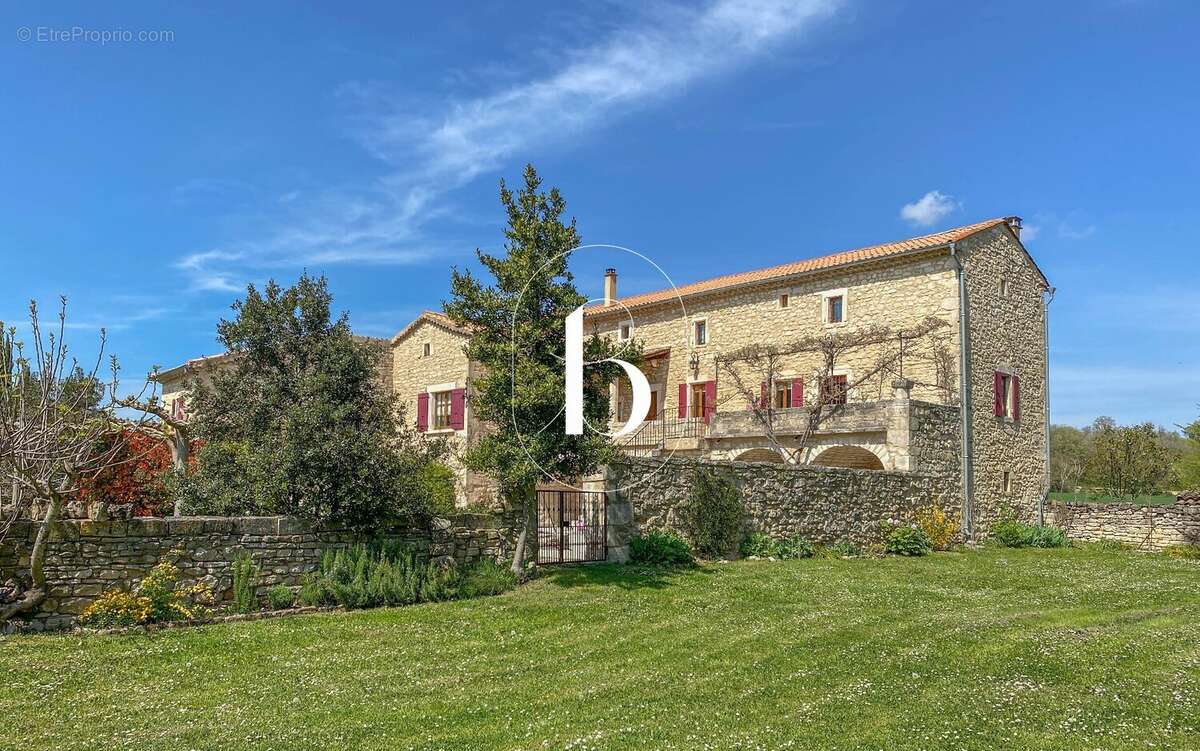 Maison à BARJAC