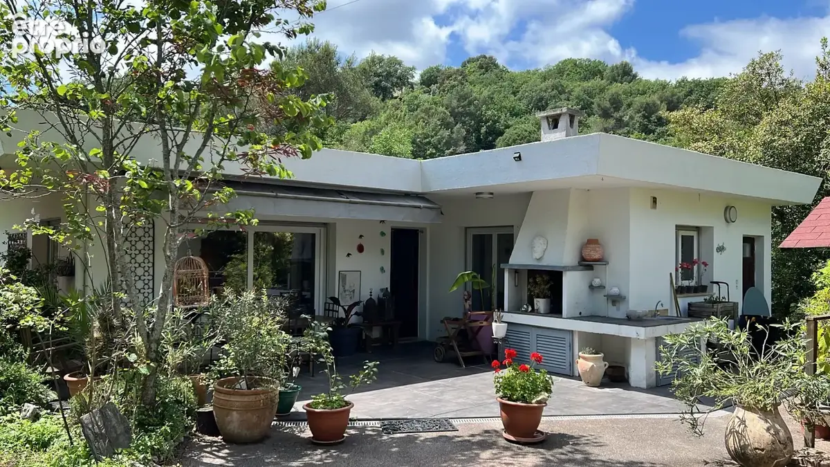 Vence - Quartier résidentiel proche collège - Villa californienne avec piscine + dépendance. - photo 2