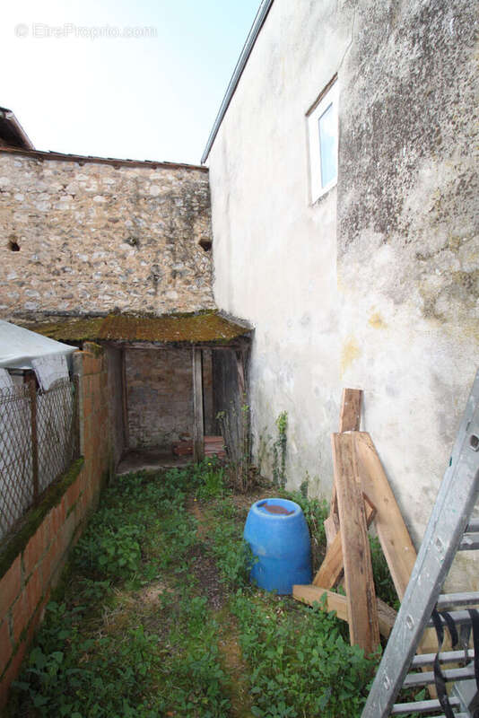 Maison à SAINT-PARDOUX-LA-RIVIERE