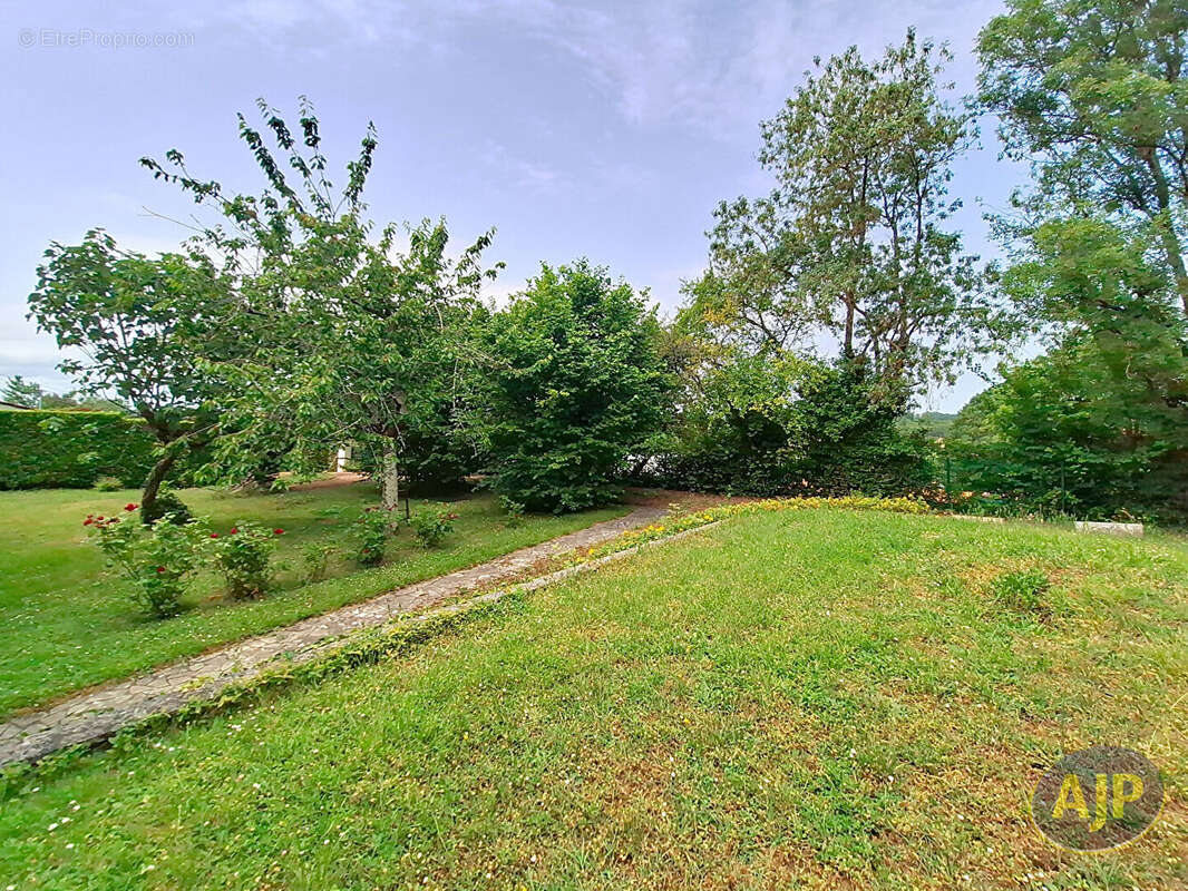 Maison à CUBZAC-LES-PONTS