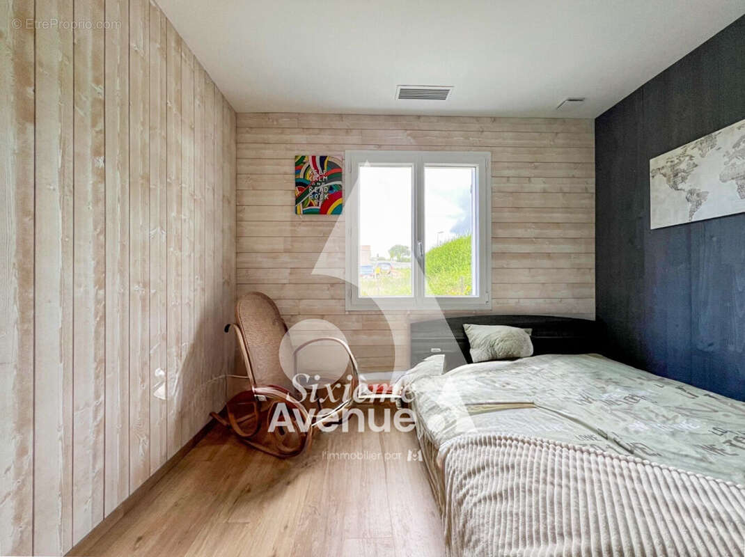 Maison à BUSSAC-SUR-CHARENTE