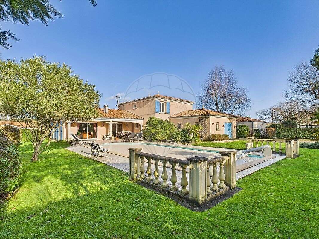 Maison à LES MATHES