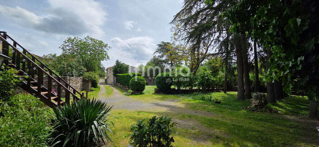 Maison de caractère en pierre d'environ 180m2 avec terrain arbor - photo 12