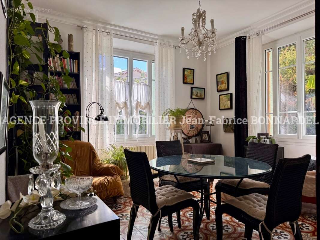 Appartement à NYONS