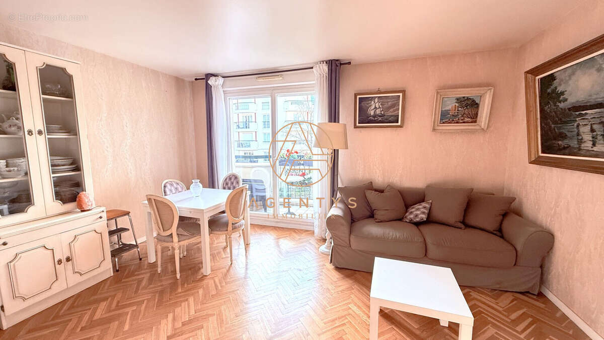 Appartement à LE PLESSIS-TREVISE
