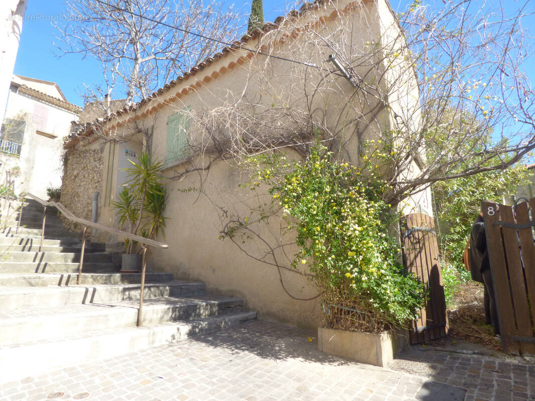 Maison à GREOUX-LES-BAINS