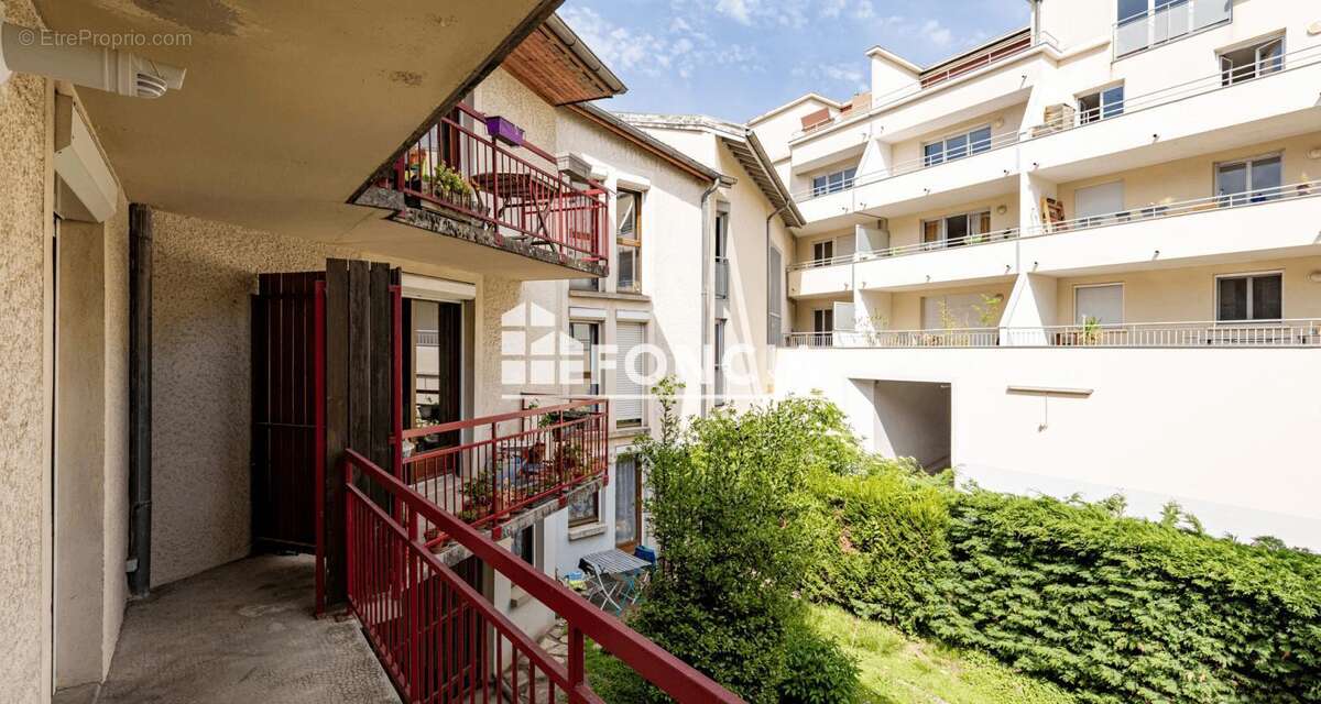 À VENDRE – Appartement T5 de 105 m² – Grenoble (Rue Nicolas Chorier) - photo 9