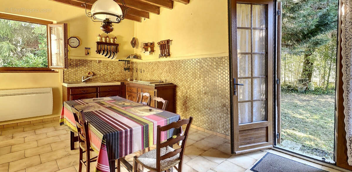 Dordogne maison de bourg en pierre avec terrain - photo 7
