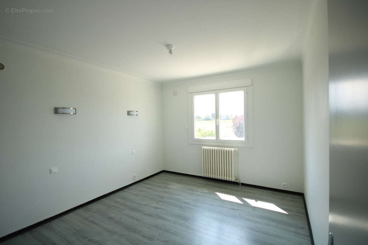 Maison 103 m² à Villeneuve-Du-Pareage  - photo 8
