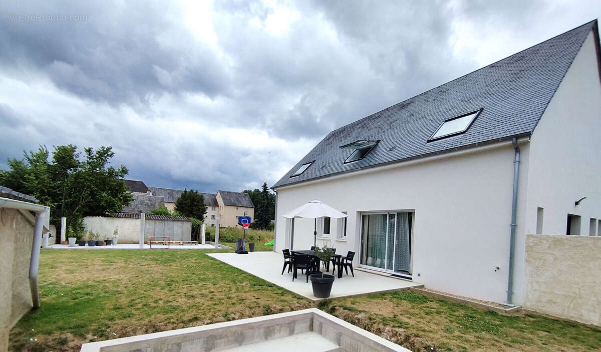 Maison à LA VILLE-AUX-DAMES