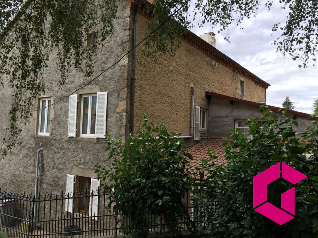 Maison à SAINT-GENES-LA-TOURETTE