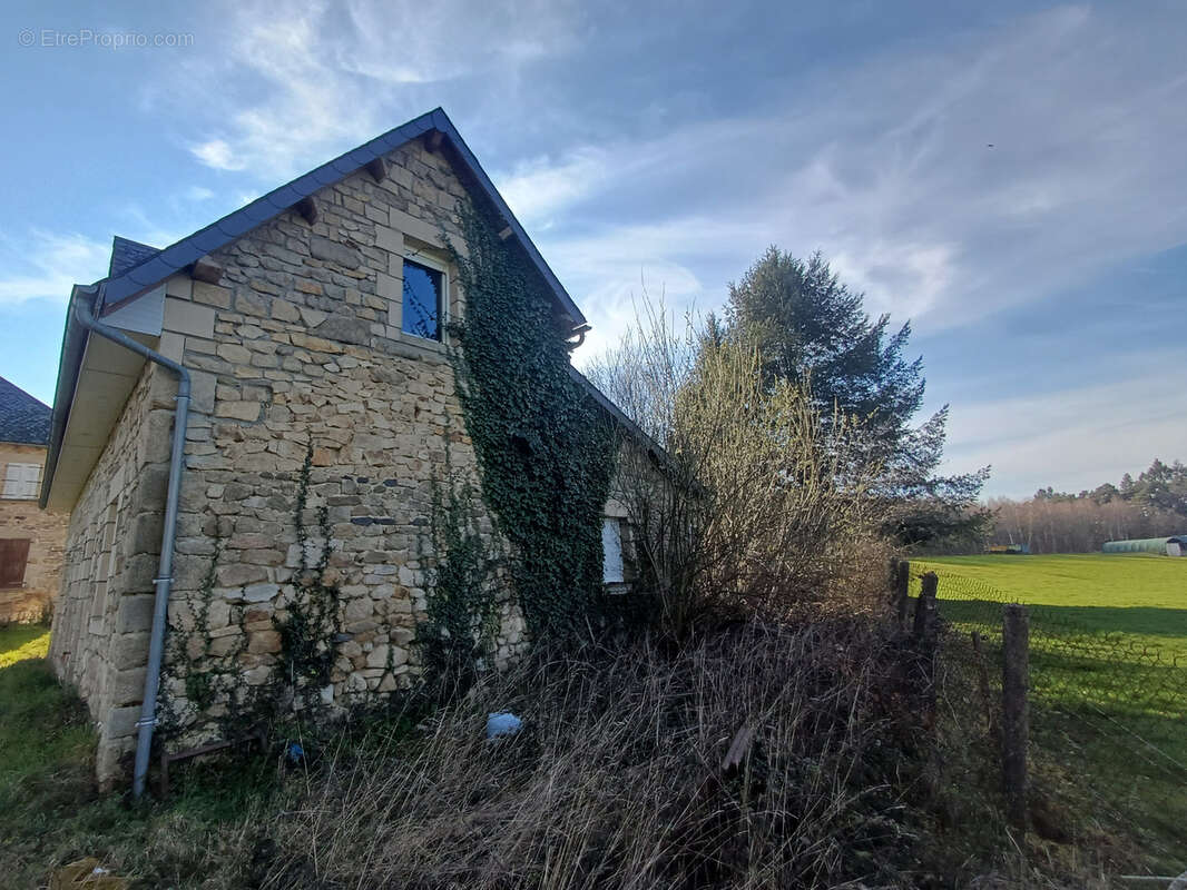 Maison à SAINT-PRIVAT