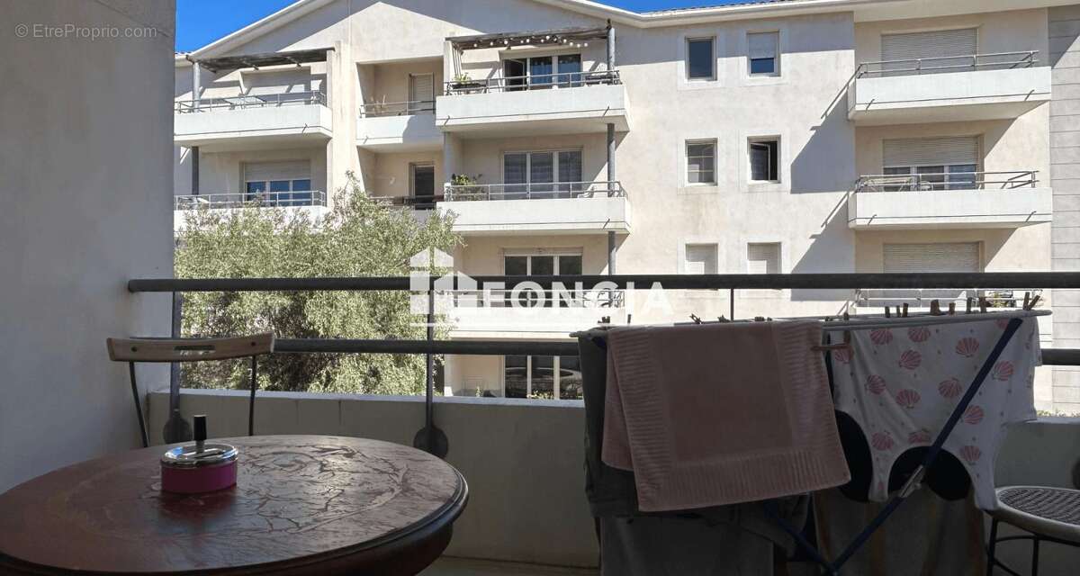 A Miramas, Quartier des Chirons : Appartement de type 2 de 42 m2, avec balcon et parking privatif - photo 4