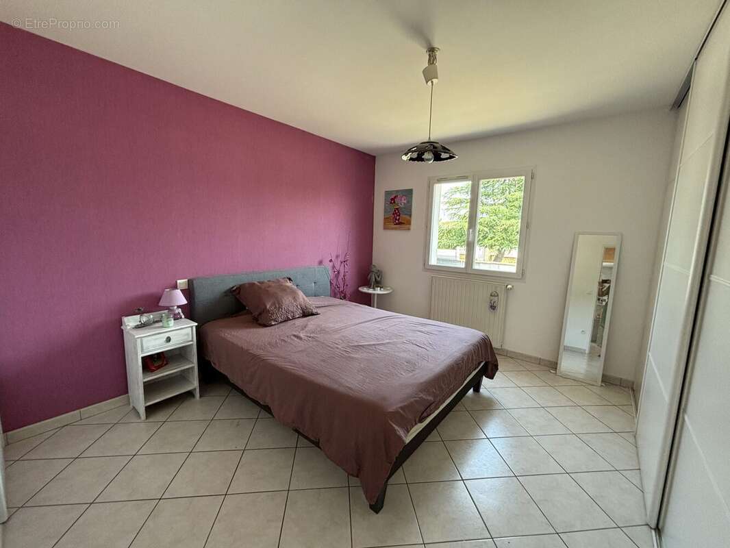 Maison 142 m² à Romans-Sur-Isere  - photo 7