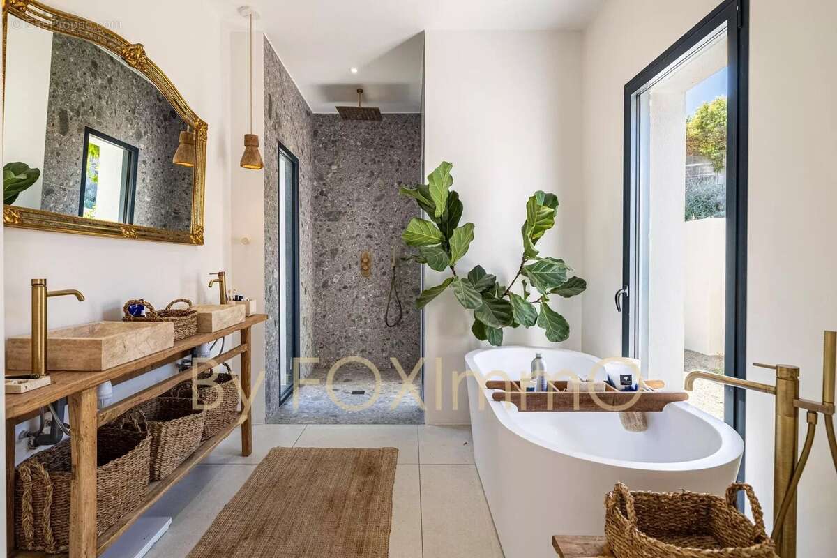 Maison à LA COLLE-SUR-LOUP