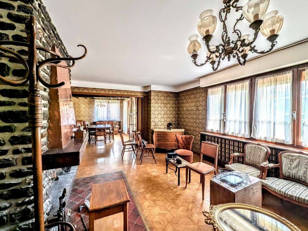 salon T5 - Appartement à THYEZ