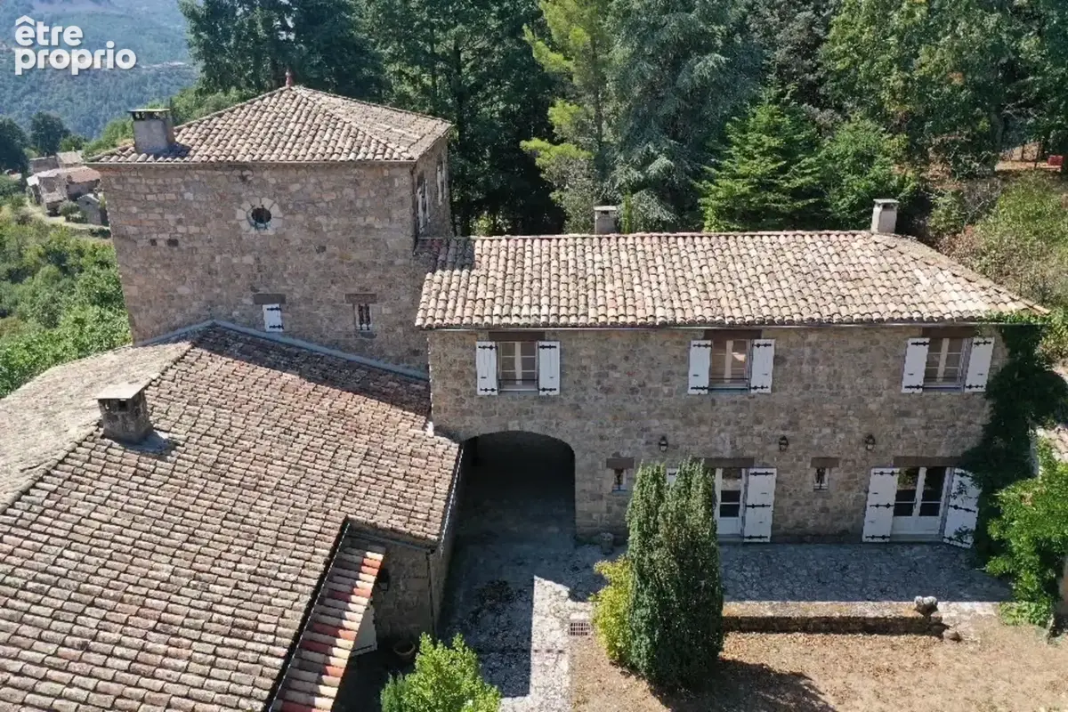 Propriété de caractère en pierre – 556 m² – Saint-Étienne-de-Serre - photo 8