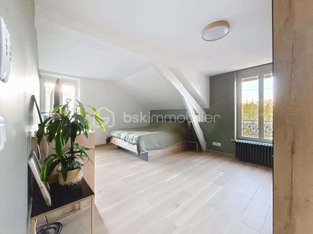 Maison à CORBEIL-ESSONNES