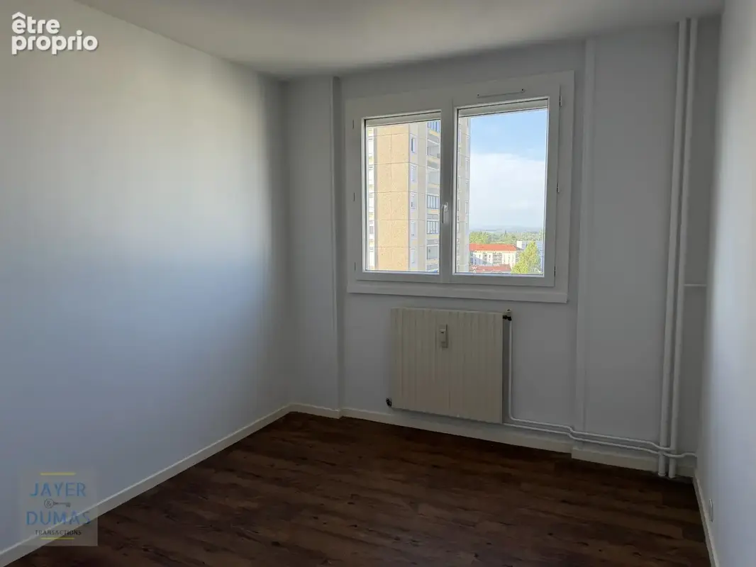 EN EXCLUSIVITÉ - CHALON-SUR-SAONE - Appartement T3 Lumineux Proche Centre - - photo 5