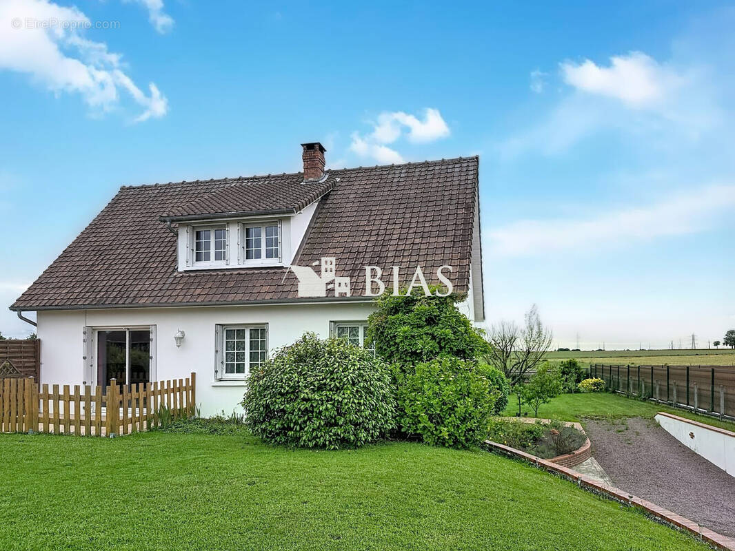 Maison 109 m² à Bourg-Achard  - photo 2