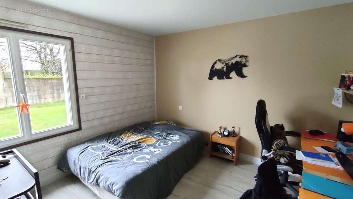 Maison à LES LANDES-GENUSSON