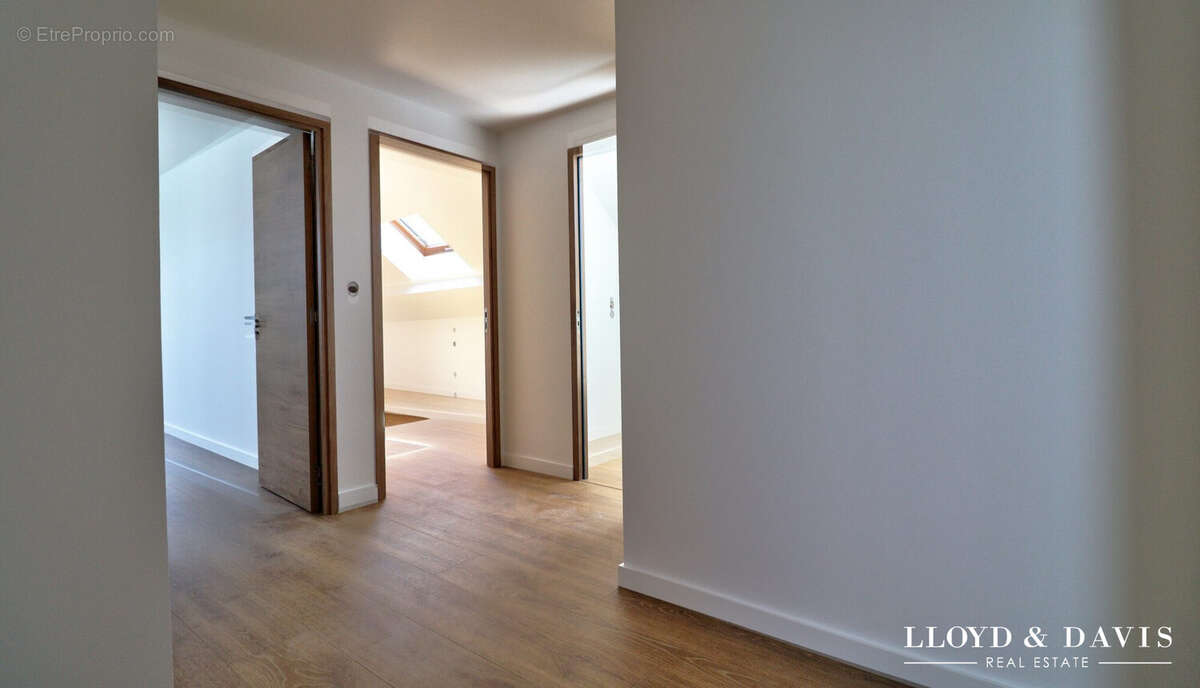 Appartement 103 m² à Challes-Les-Eaux  - photo 6