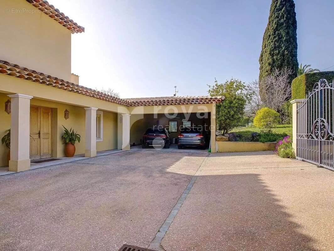 Maison à MOUGINS