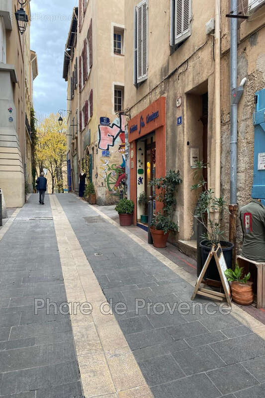 Appartement à MARSEILLE-2E