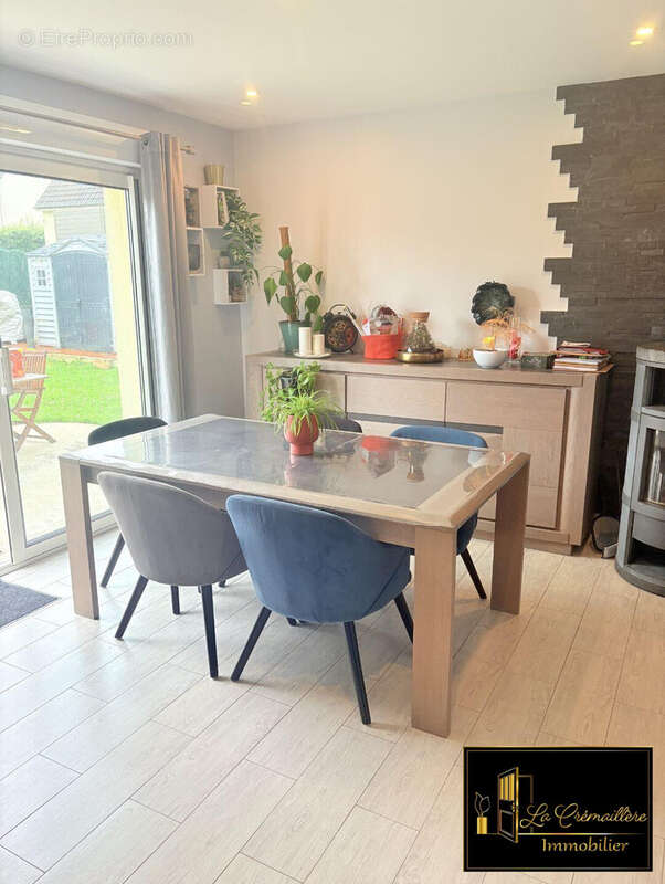 Maison 93 m² à Les Granges-Le-Roi  - photo 5