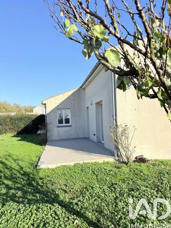 Photo 2 - Maison à BENON