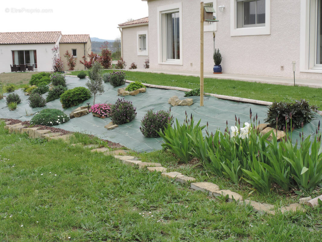 Construction neuve 2 chambres sur grand terrain toutes garanties - photo 3