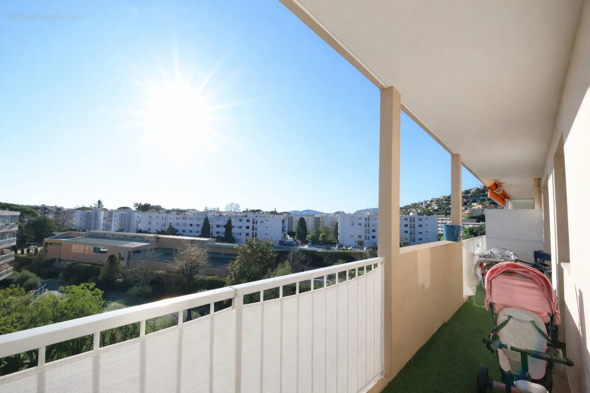 Appartement à MANDELIEU-LA-NAPOULE