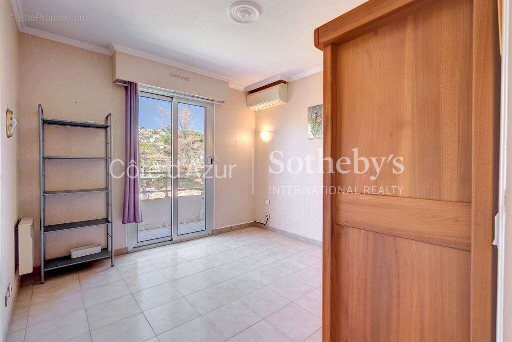 Appartement à VALLAURIS