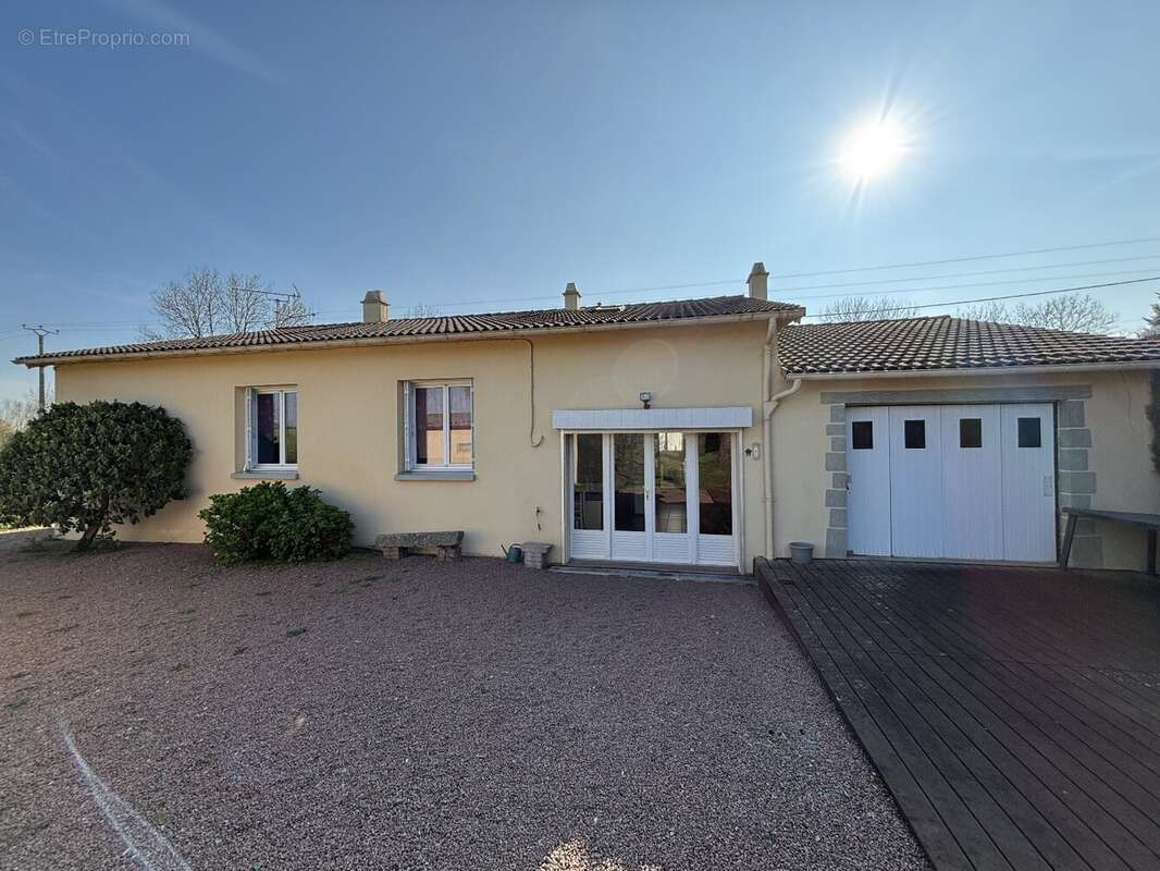 Maison à LA FORET-SUR-SEVRE