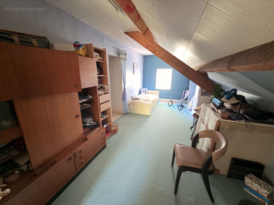 À Tully, Maison de 147m2 à vendre 260000 € - photo 12