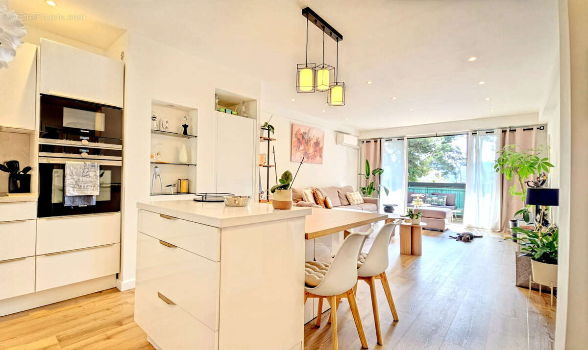LE CANNET Europe à vendre appartement 2 pièces de 63 m2 avec terrasse, au calme absolu, parking et cave - photo 5