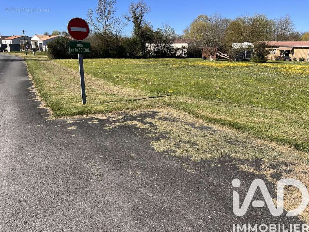 Photo 8 - Terrain à VERNOUX-SUR-BOUTONNE